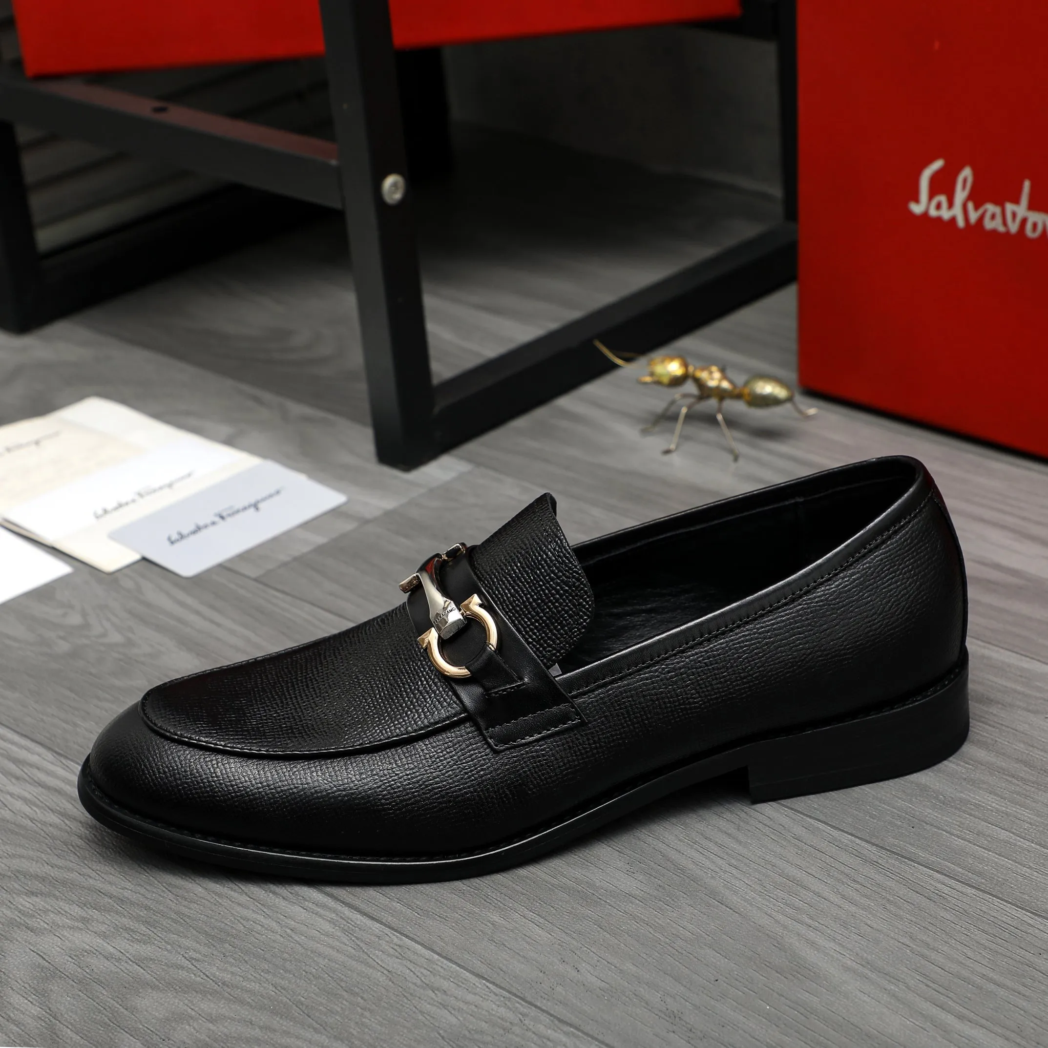 Men's shoes 💰420 Product trademark: Ferragamo " Ferragamo ] Business slip-on leather shoes Regular size: 39-45 (38.46 custom-made, non-refundable) Product materials: Selected small pebbled cowhide upper, sheepskin lining, original rubber outsole